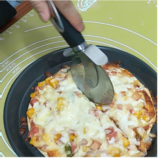 Dụng cụ cắt pizza